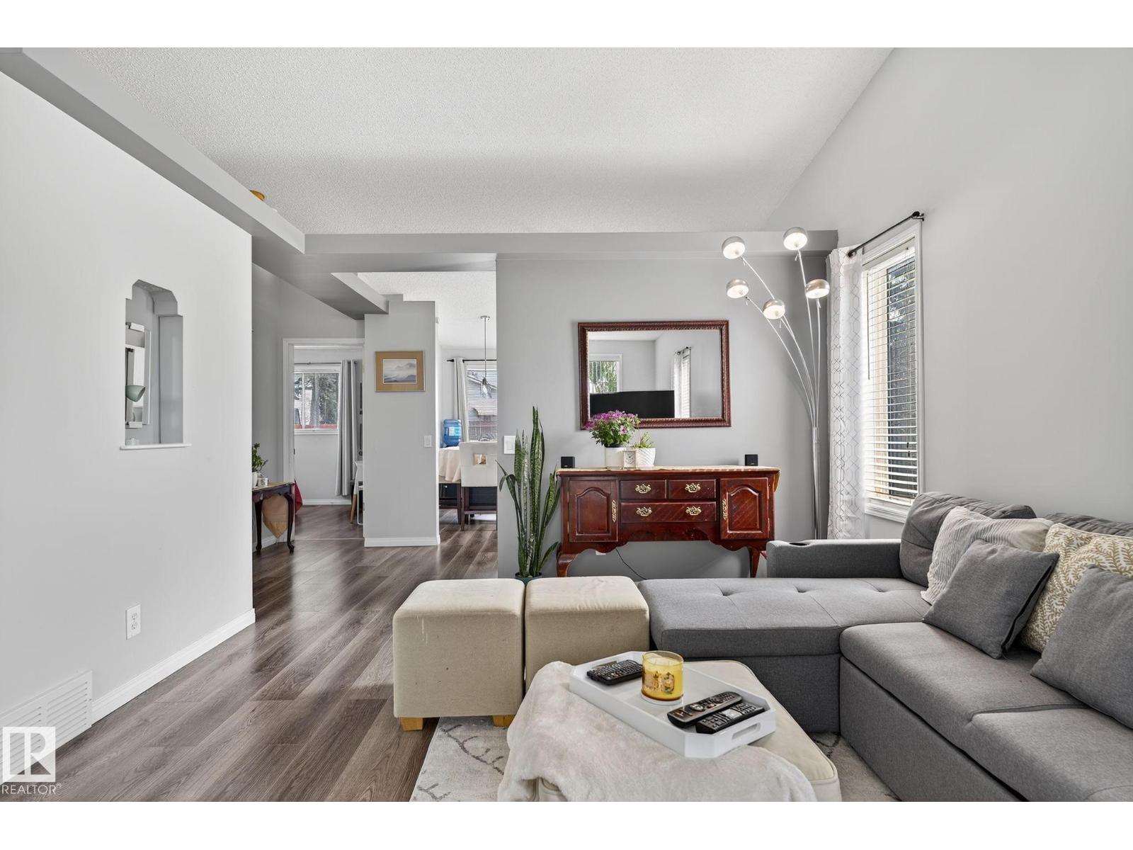 Photo 11 of 1051 Jones Cr Nw, Edmonton AB