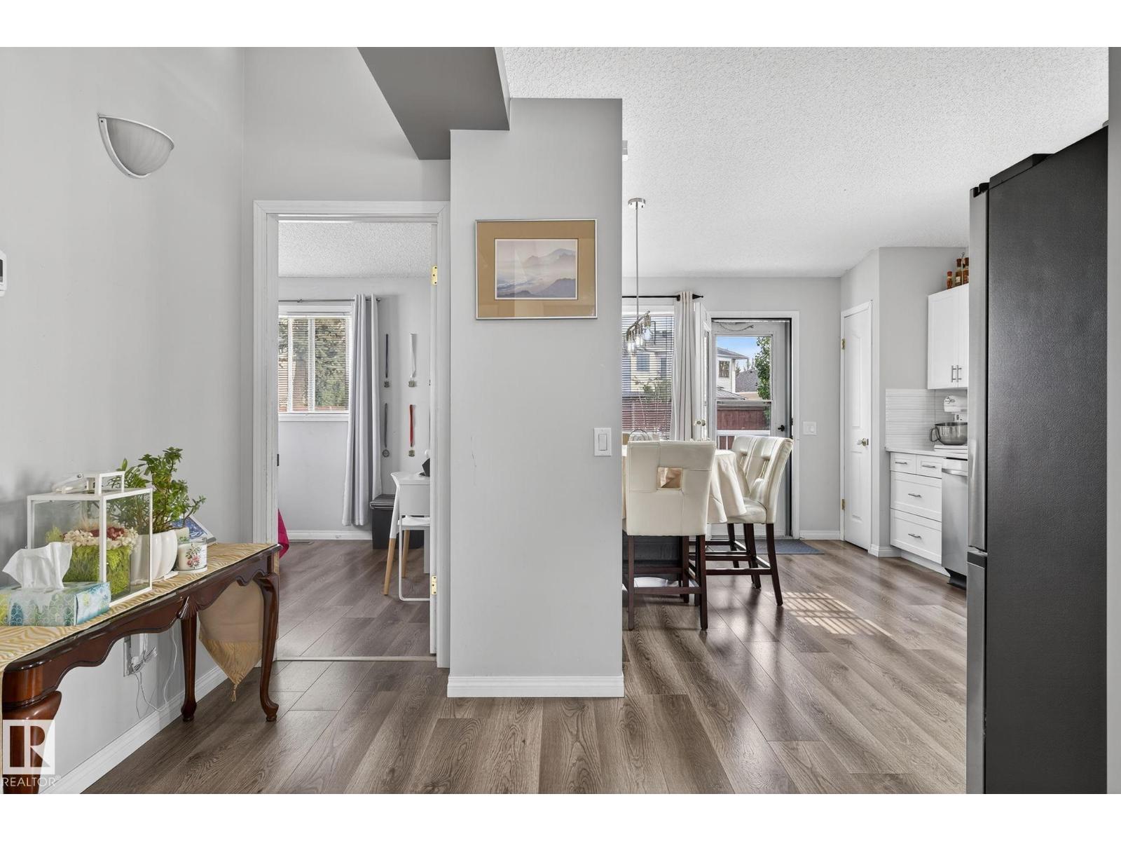 Photo 13 of 1051 Jones Cr Nw, Edmonton AB
