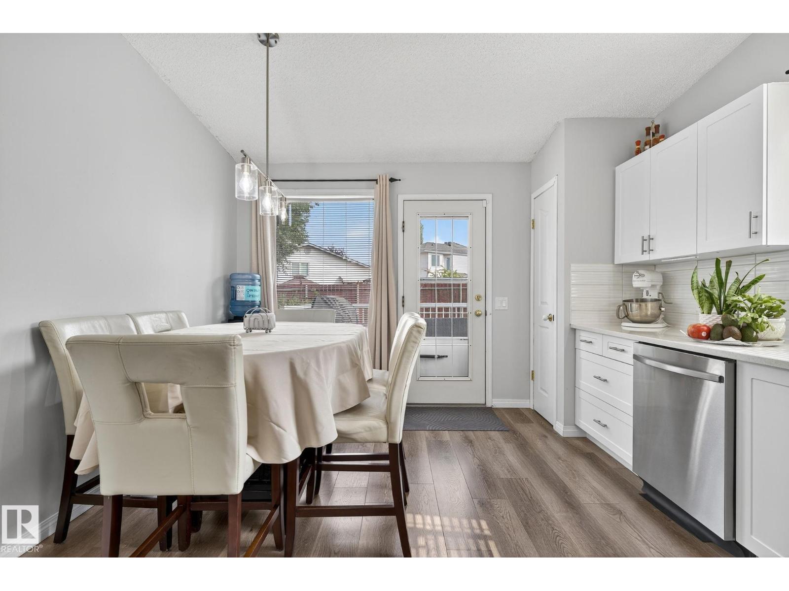 Photo 16 of 1051 Jones Cr Nw, Edmonton AB