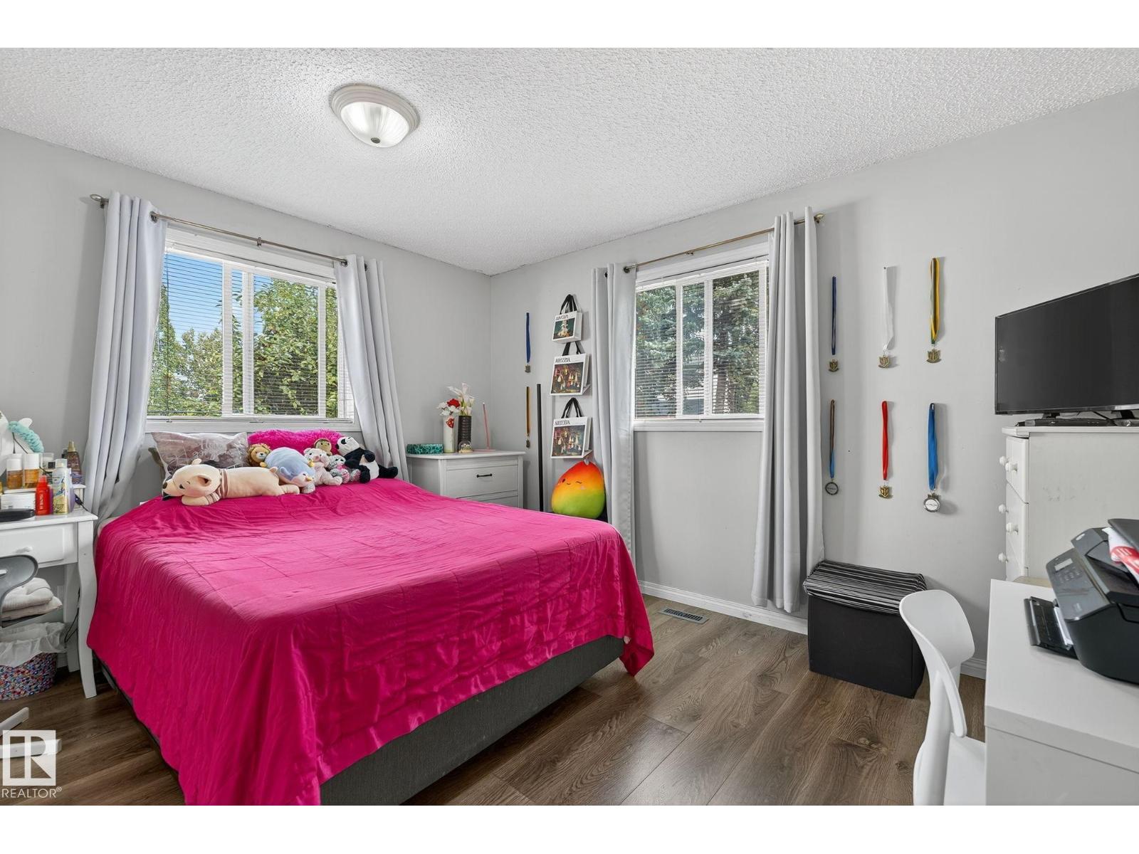 Photo 27 of 1051 Jones Cr Nw, Edmonton AB