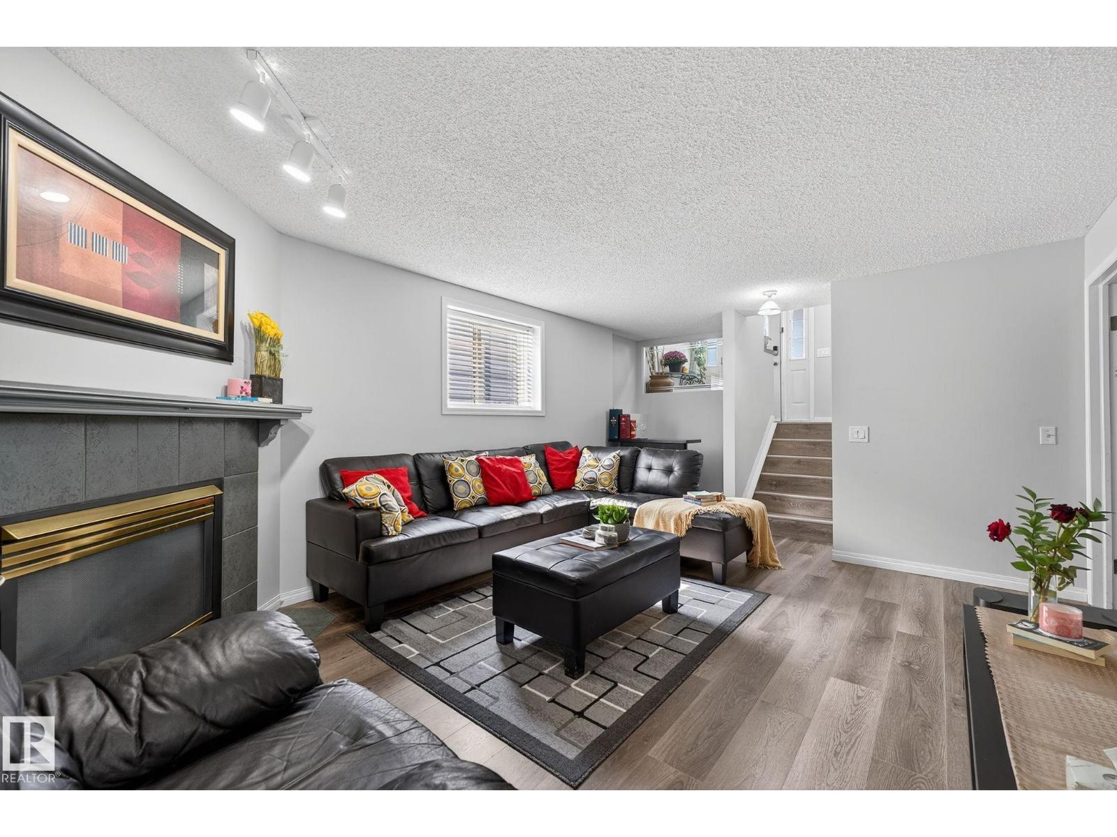 Photo 31 of 1051 Jones Cr Nw, Edmonton AB