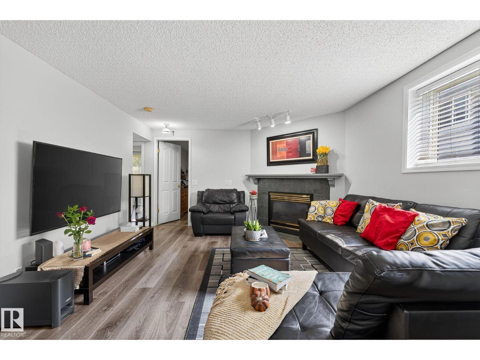 Photo 32 of 1051 Jones Cr Nw, Edmonton AB