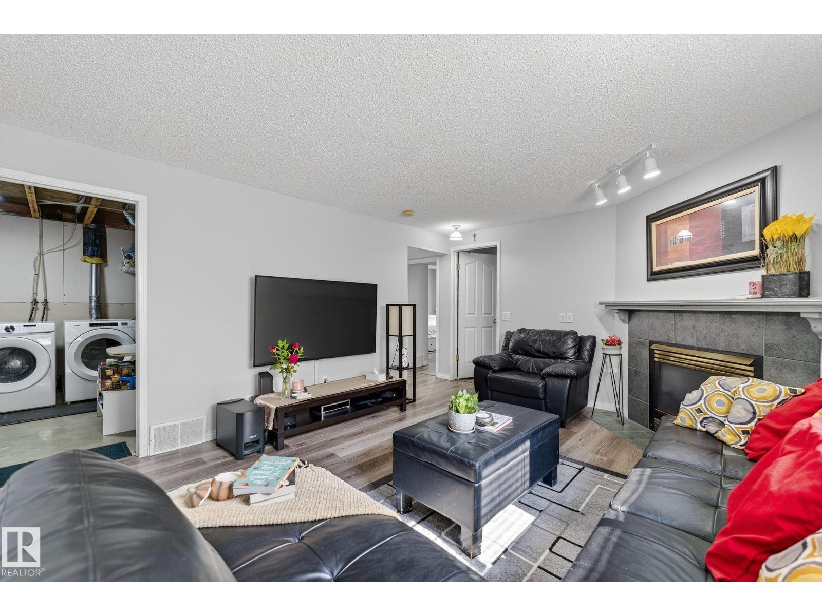 Photo 33 of 1051 Jones Cr Nw, Edmonton AB