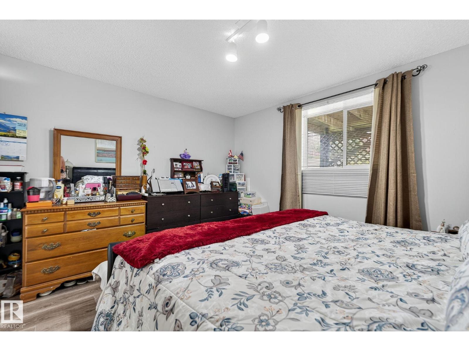 Photo 34 of 1051 Jones Cr Nw, Edmonton AB
