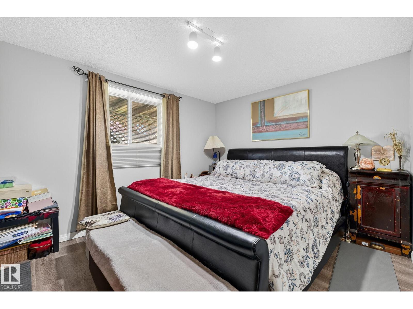 Photo 35 of 1051 Jones Cr Nw, Edmonton AB