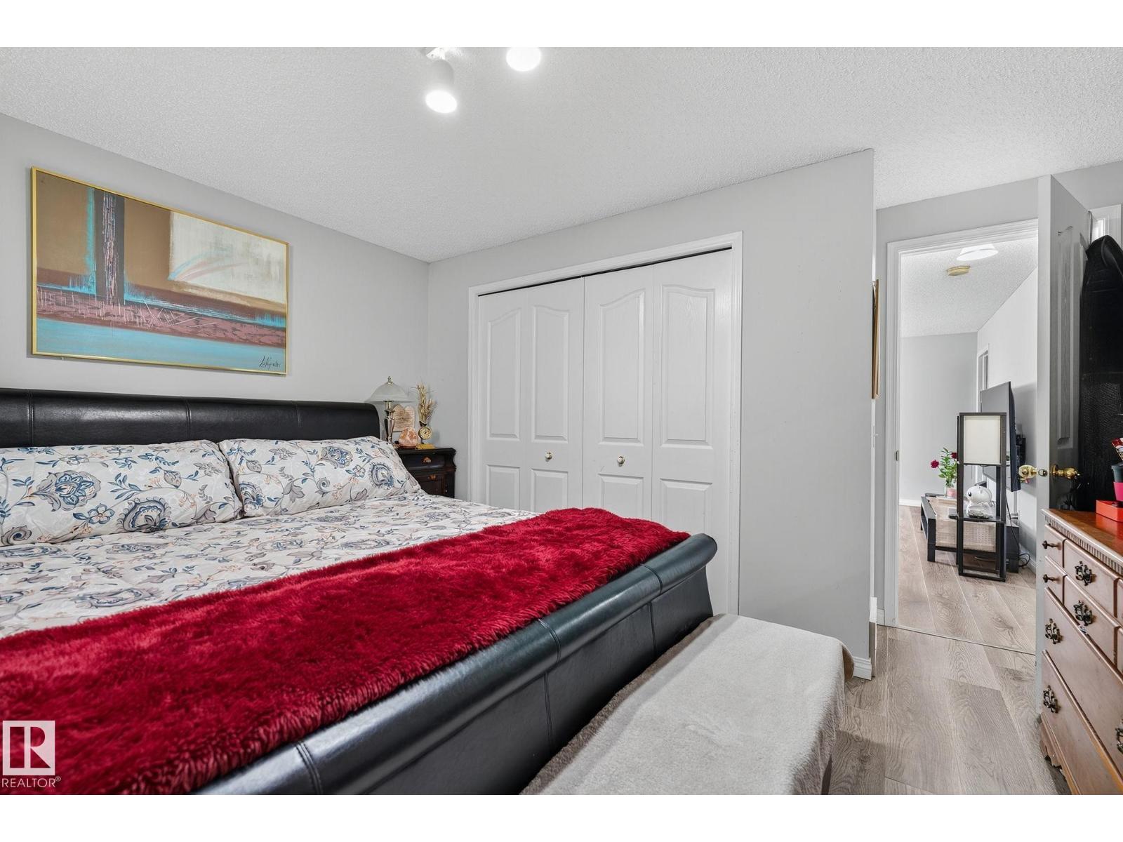 Photo 36 of 1051 Jones Cr Nw, Edmonton AB