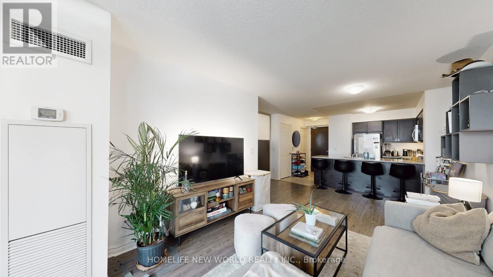 Photo 3 of 1222 25 Lower Simcoe Street, Toronto ON
