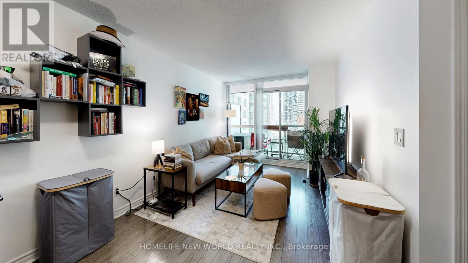 Photo 4 of 1222 25 Lower Simcoe Street, Toronto ON