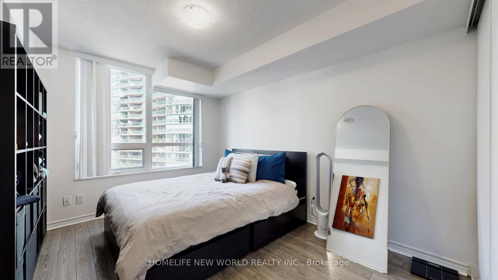 Photo 8 of 1222 25 Lower Simcoe Street, Toronto ON