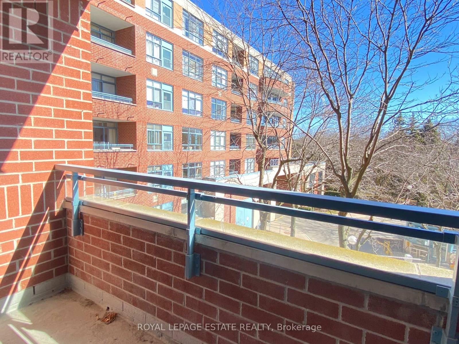 Photo 12 of 420 1091 Kingston Road, Toronto ON