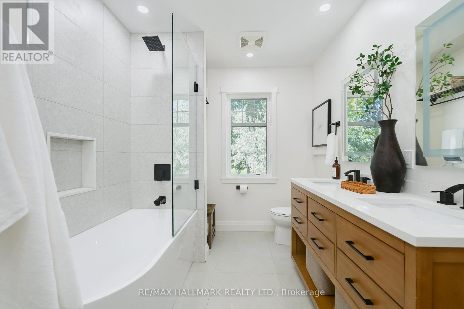 Photo 14 of 16 Haig Avenue, Toronto ON