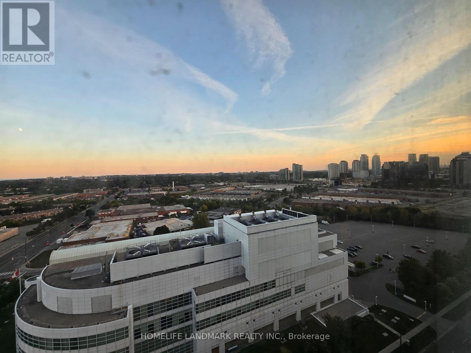 Photo 12 of 2206 1 Lee Centre Drive, Toronto ON
