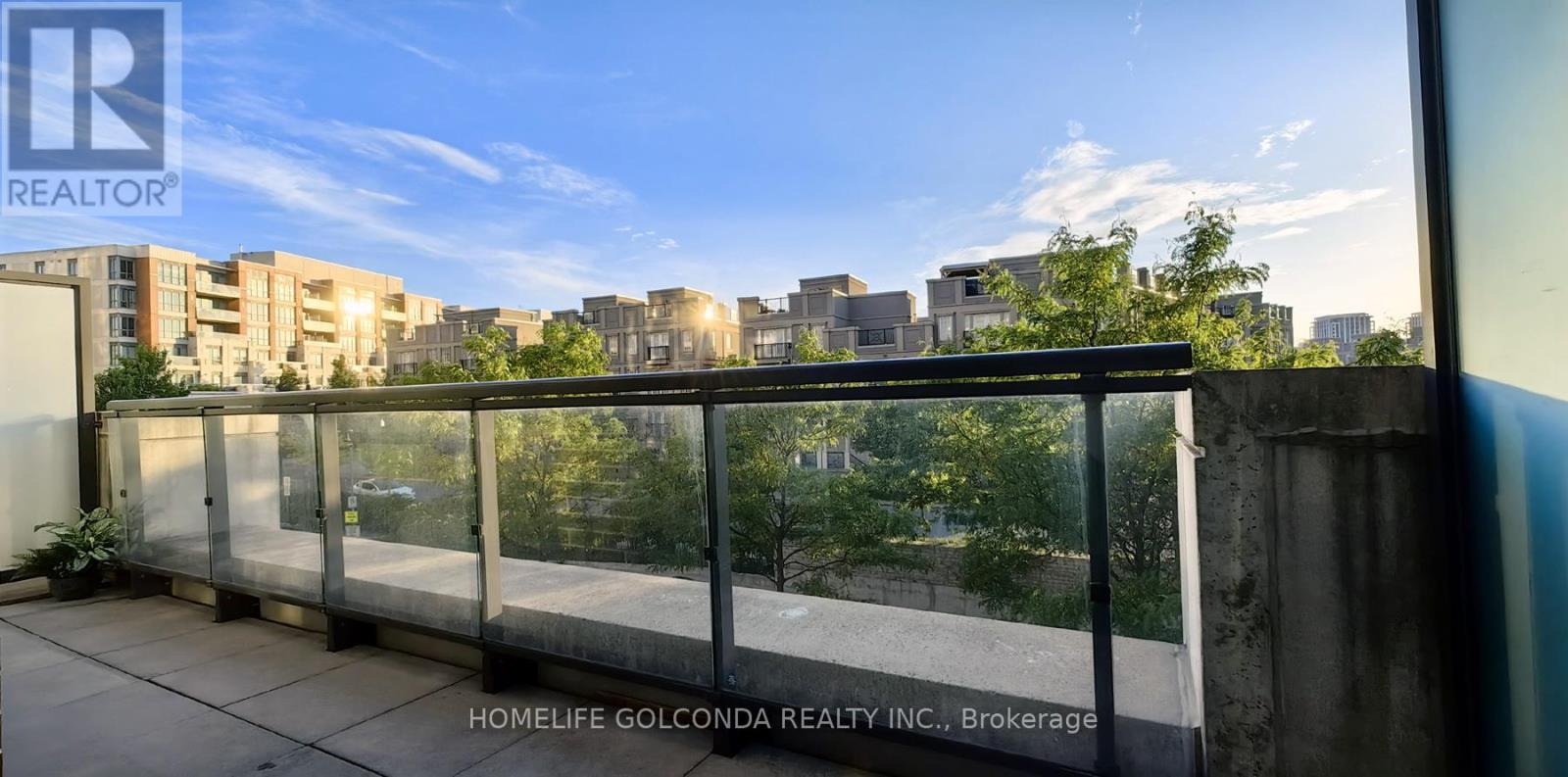 Photo 17 of 215 8130 Birchmount Road, Markham ON