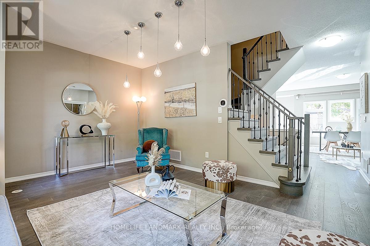Photo 4 of 891 Bur Oak Avenue, Markham ON