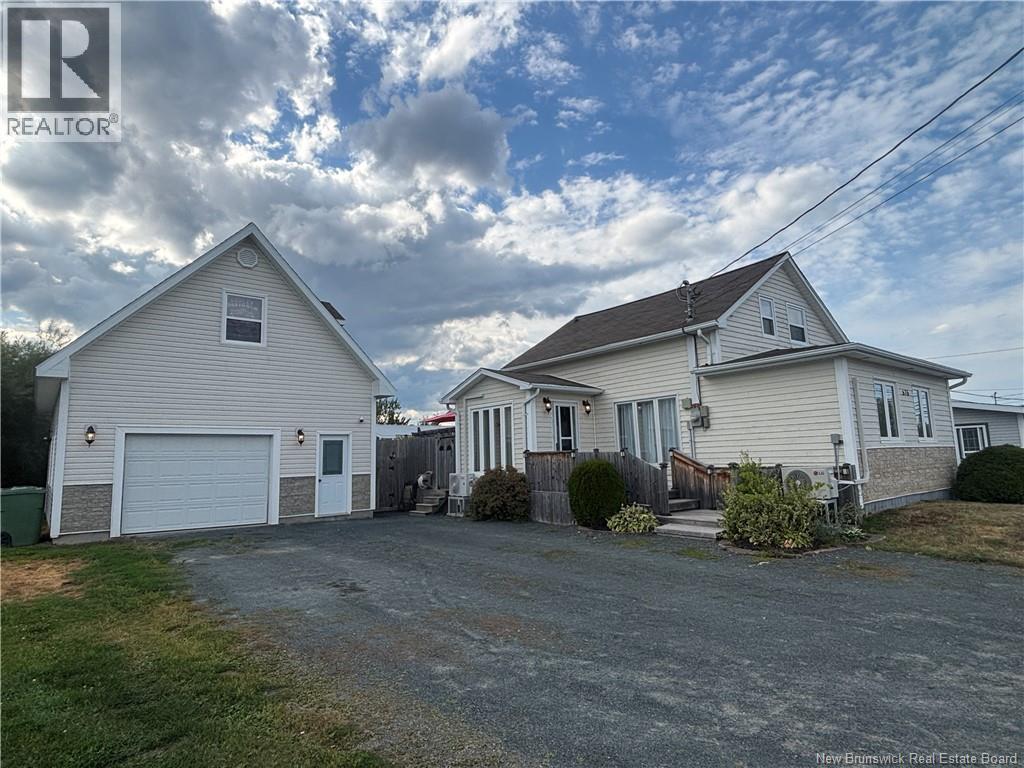 Photo 2 of 676 Rue Principale, Beresford NB