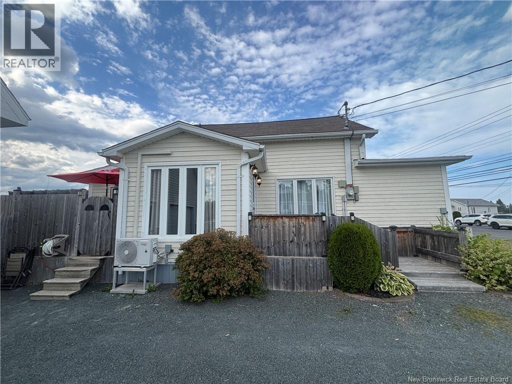 Photo 3 of 676 Rue Principale, Beresford NB