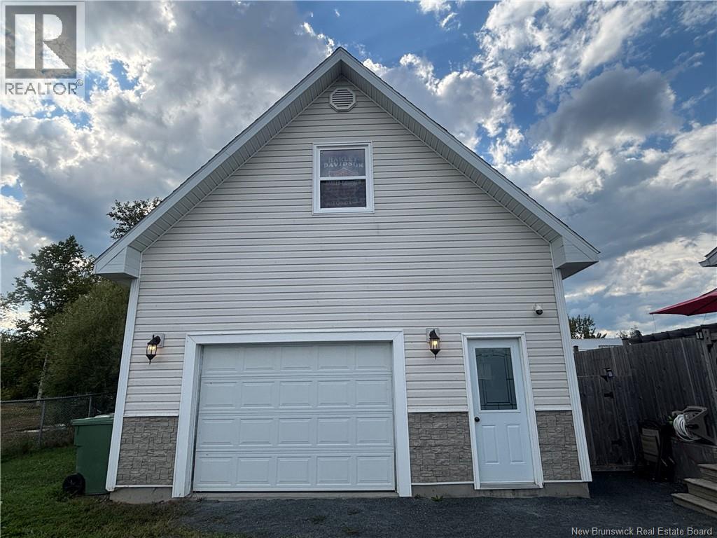 Photo 4 of 676 Rue Principale, Beresford NB