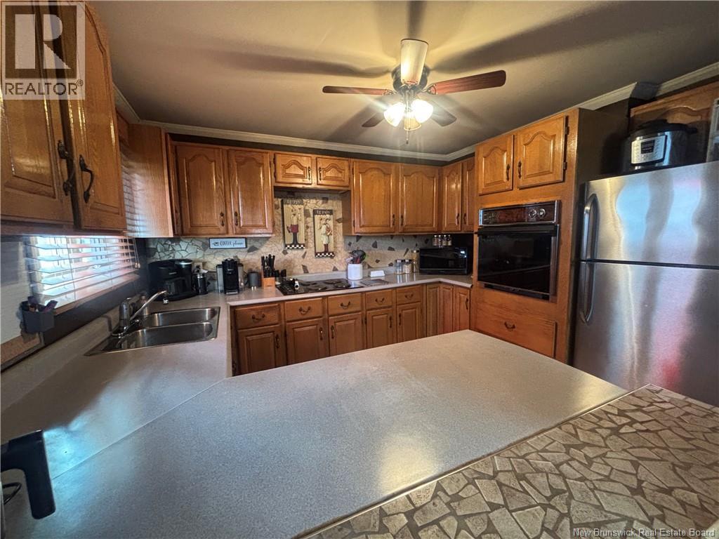Photo 34 of 676 Rue Principale, Beresford NB