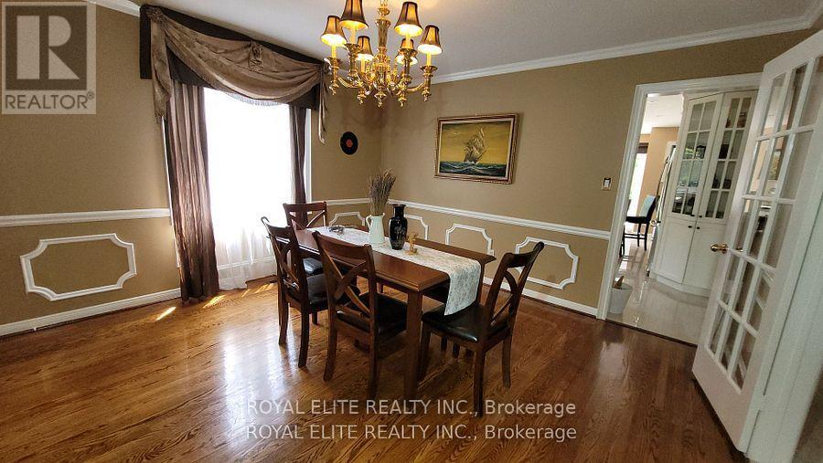 Photo 11 of 3530 Kingbird Court, Mississauga ON