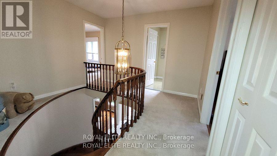 Photo 19 of 3530 Kingbird Court, Mississauga ON