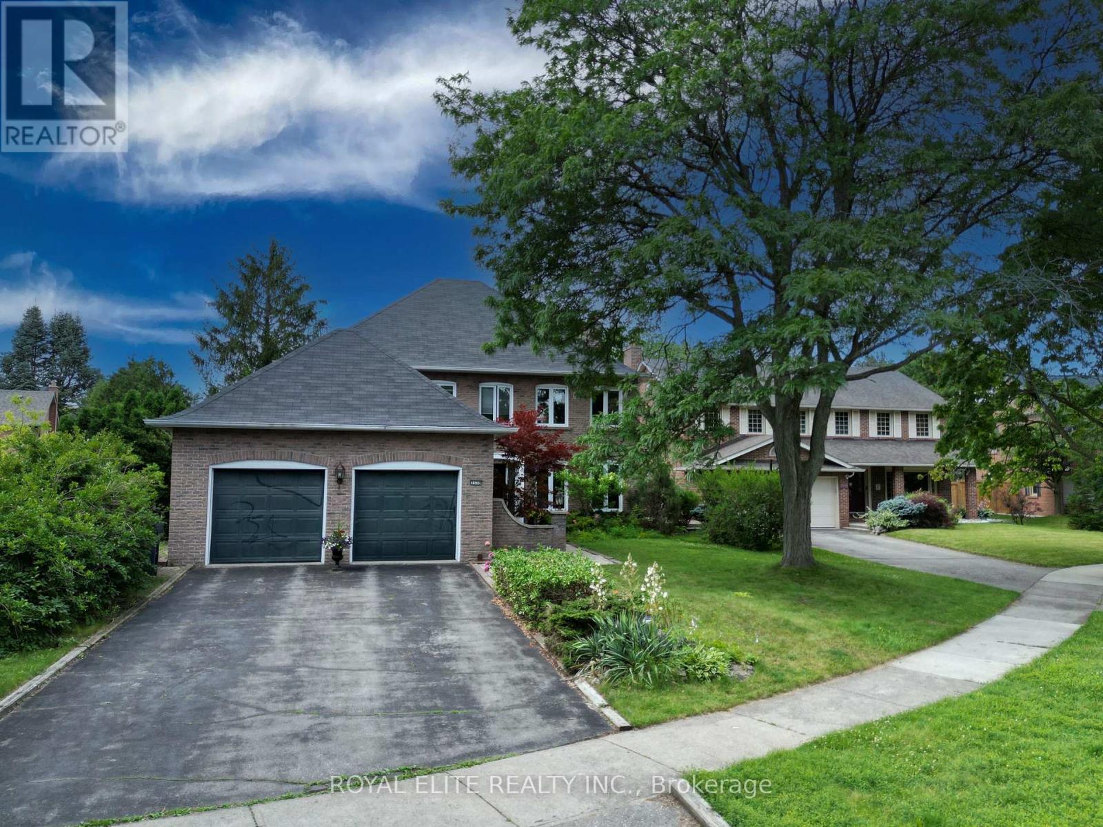 Photo 2 of 3530 Kingbird Court, Mississauga ON