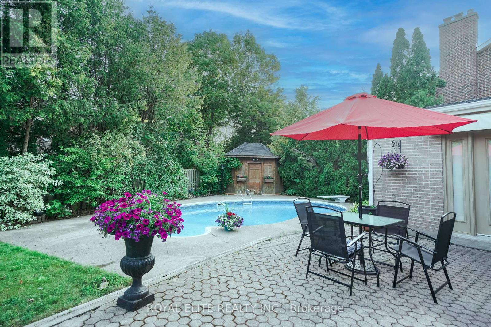 Photo 5 of 3530 Kingbird Court, Mississauga ON