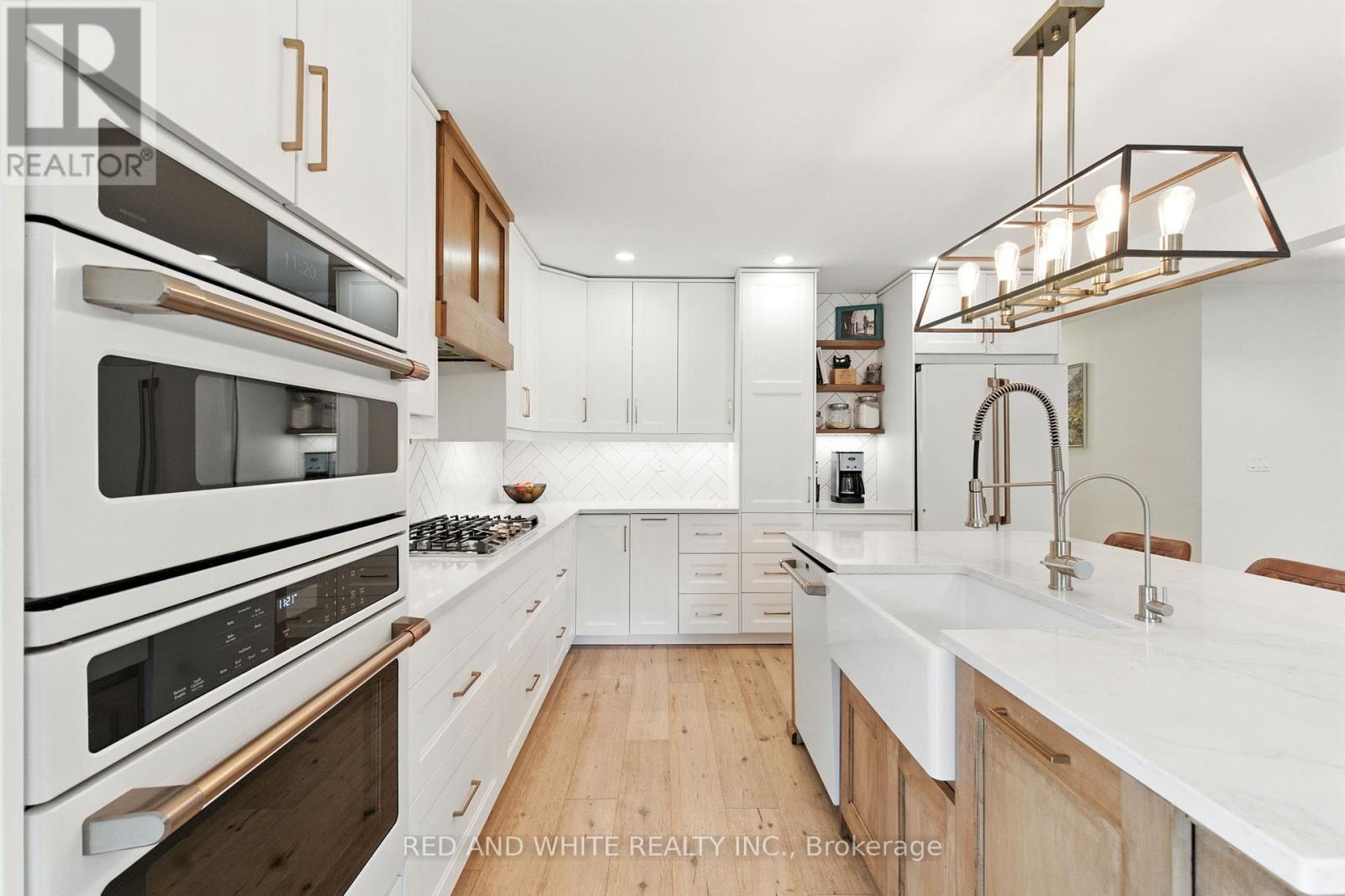 Photo 1 of 210 Northlake Drive, Waterloo ON