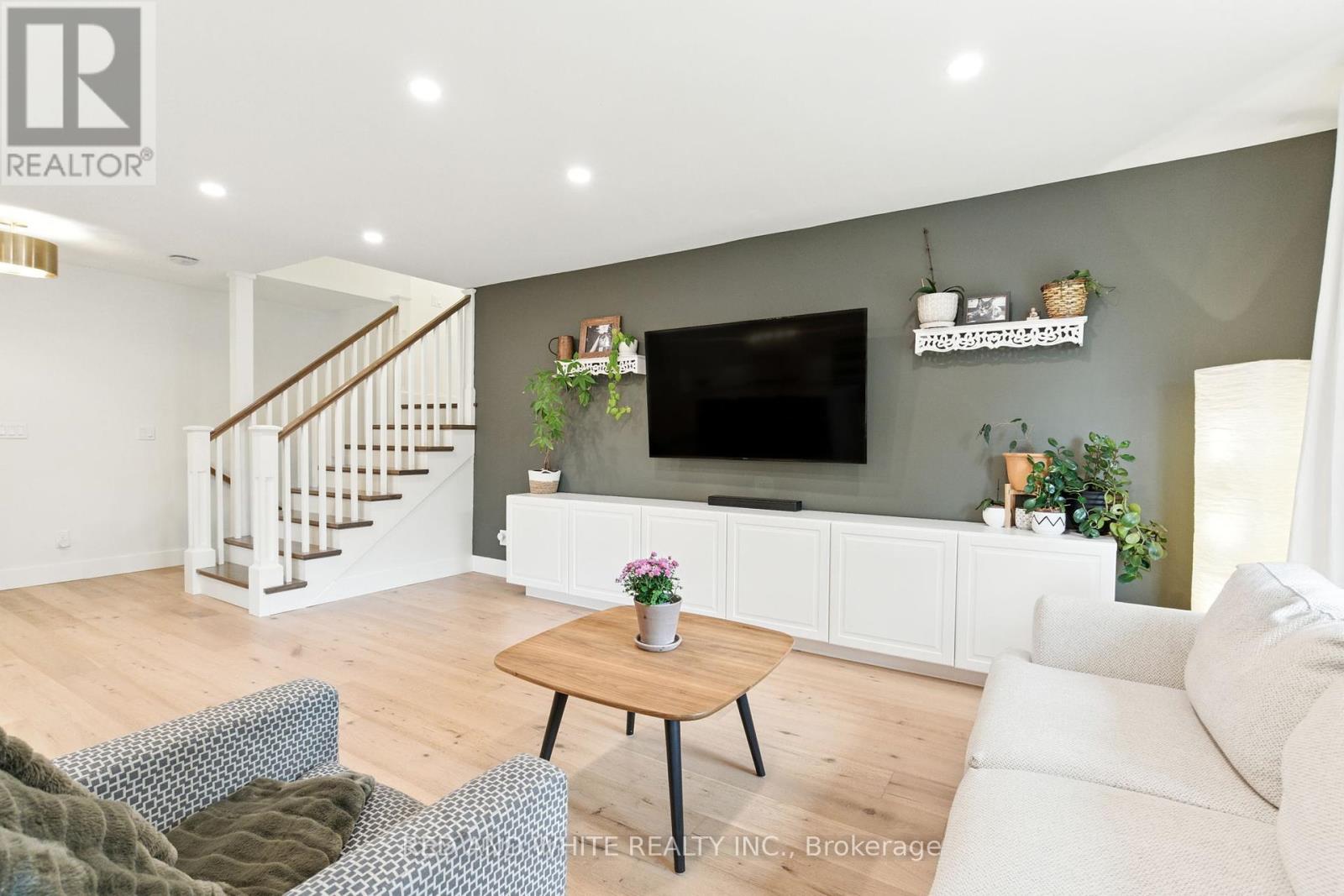 Photo 16 of 210 Northlake Drive, Waterloo ON