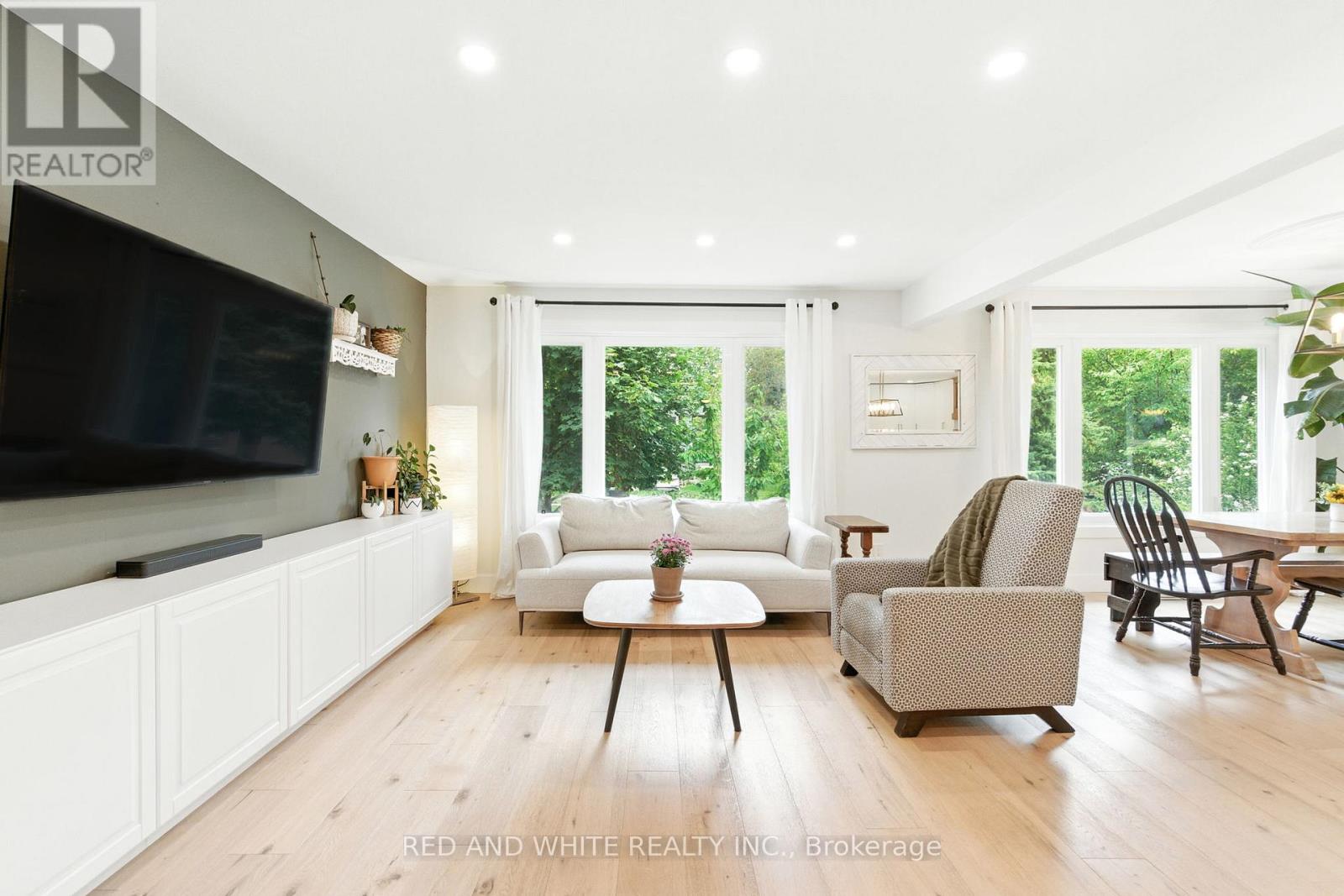 Photo 17 of 210 Northlake Drive, Waterloo ON