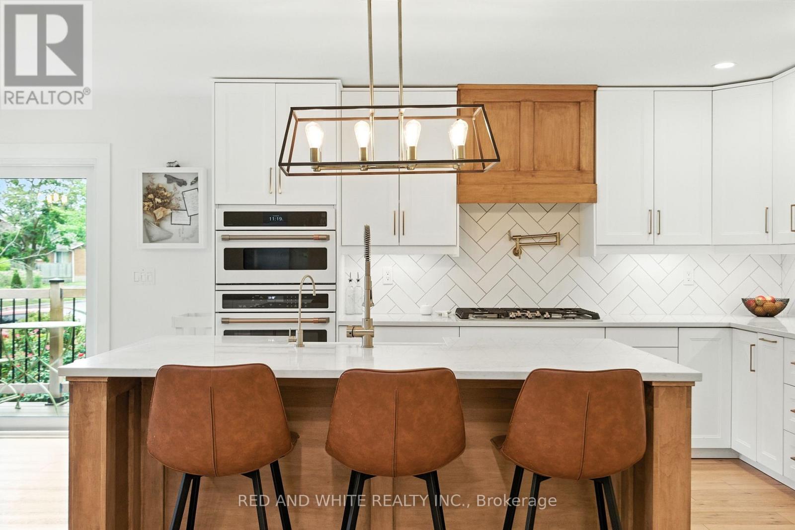 Photo 2 of 210 Northlake Drive, Waterloo ON