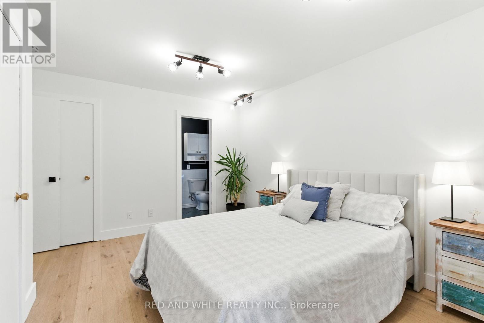 Photo 26 of 210 Northlake Drive, Waterloo ON
