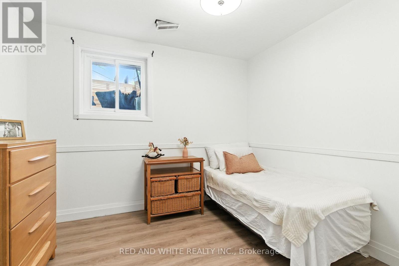 Photo 37 of 210 Northlake Drive, Waterloo ON