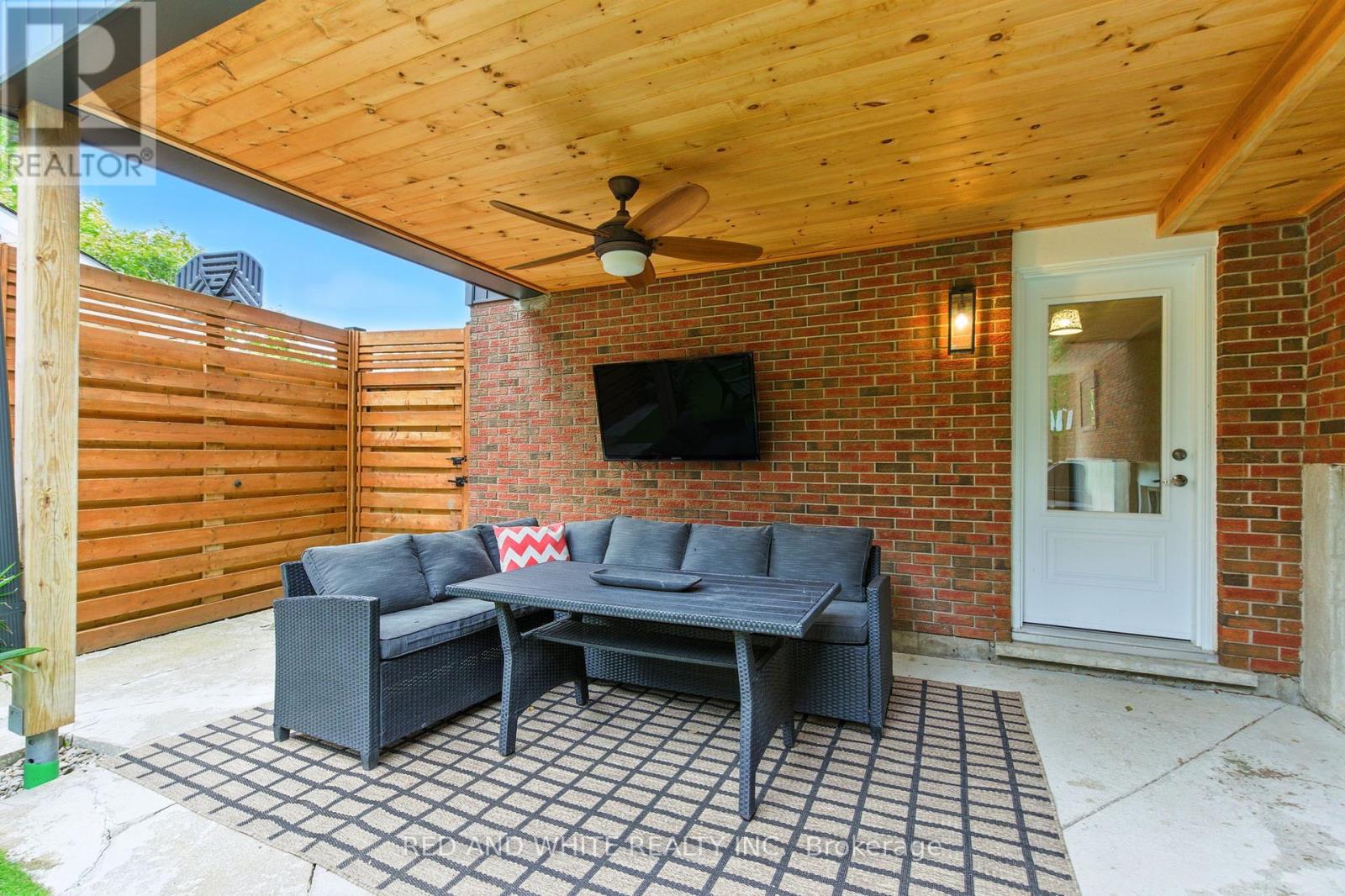 Photo 43 of 210 Northlake Drive, Waterloo ON