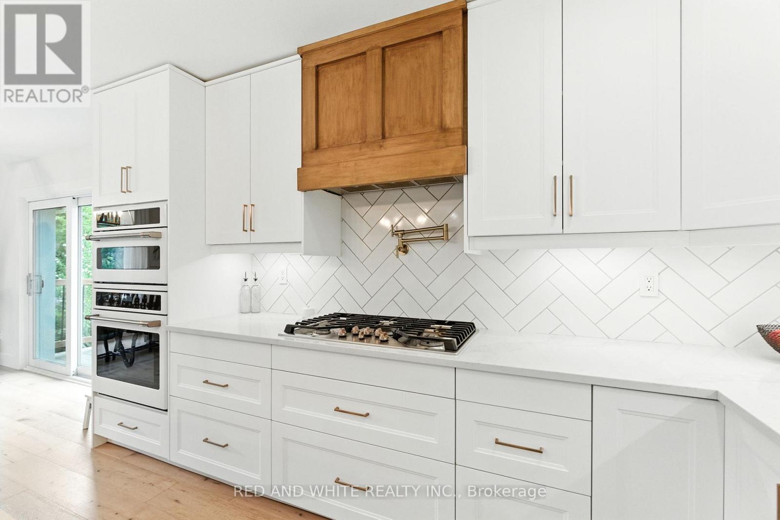 Photo 5 of 210 Northlake Drive, Waterloo ON