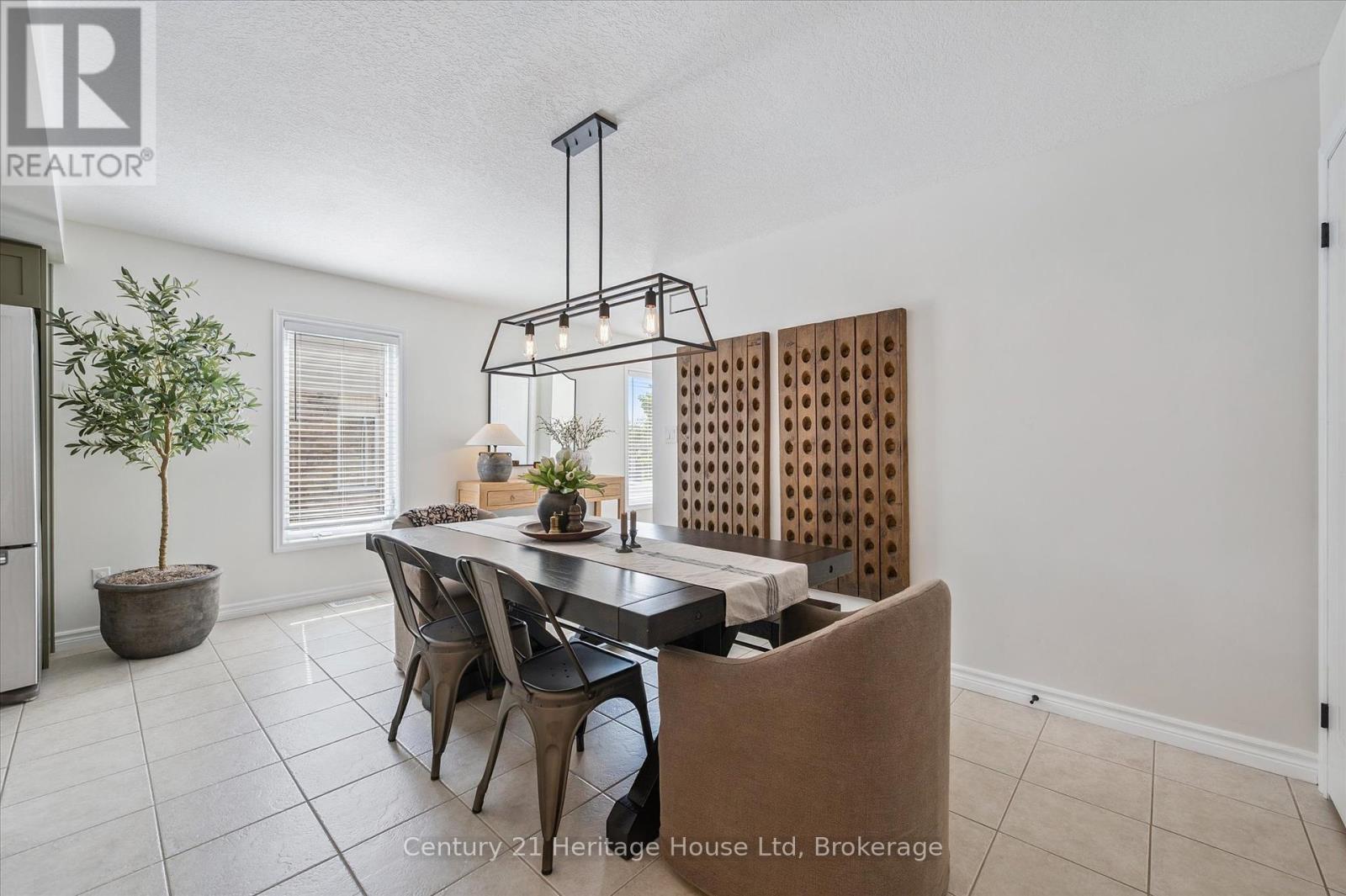 Photo 12 of 7 20 Shackleton Drive, Guelph ON