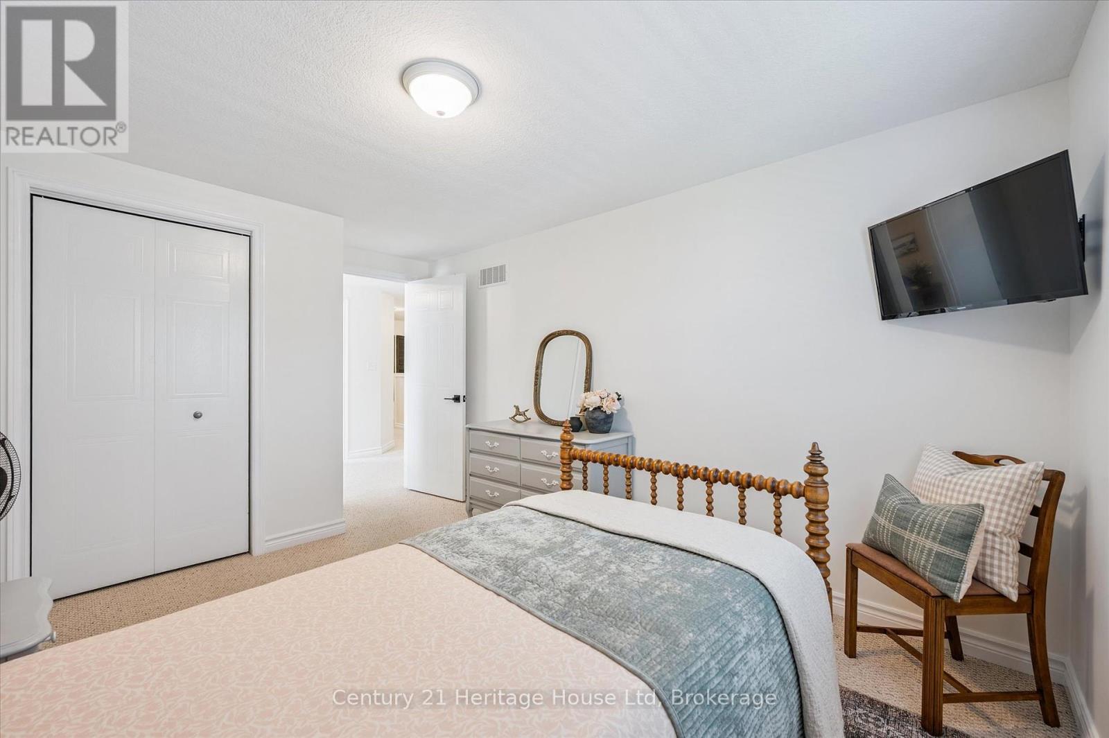 Photo 24 of 7 20 Shackleton Drive, Guelph ON