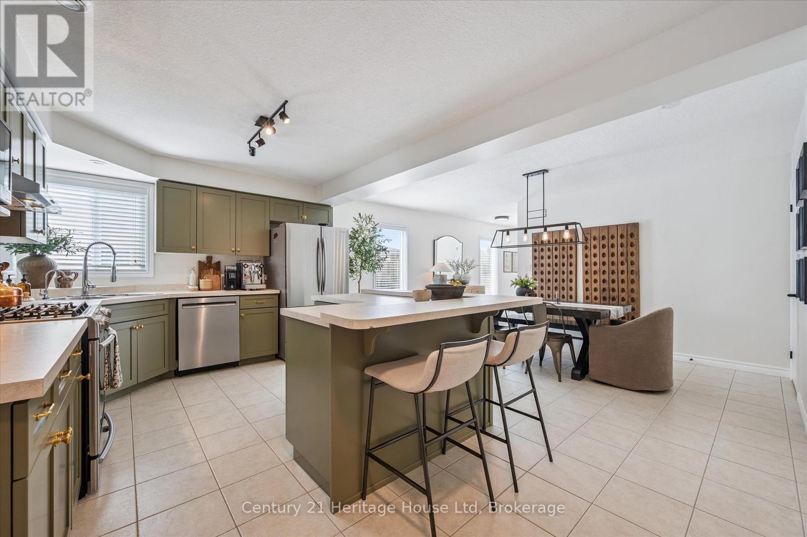 Photo 9 of 7 20 Shackleton Drive, Guelph ON