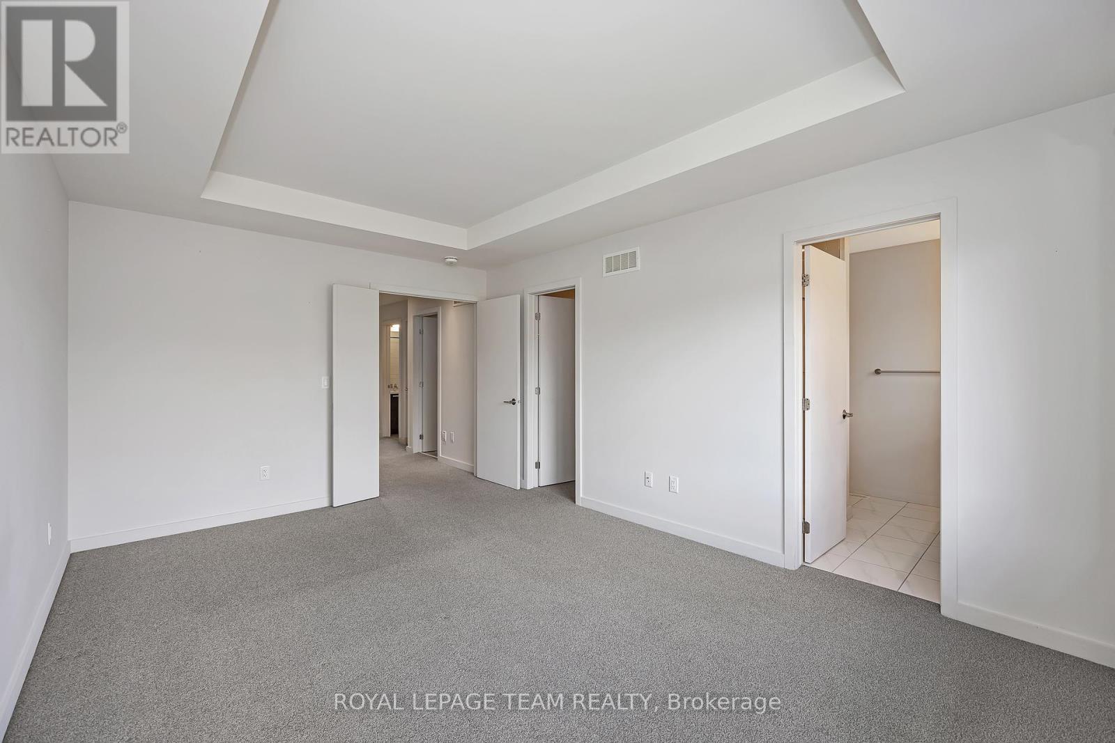 Photo 24 of 522 Borbridge Avenue, Ottawa ON