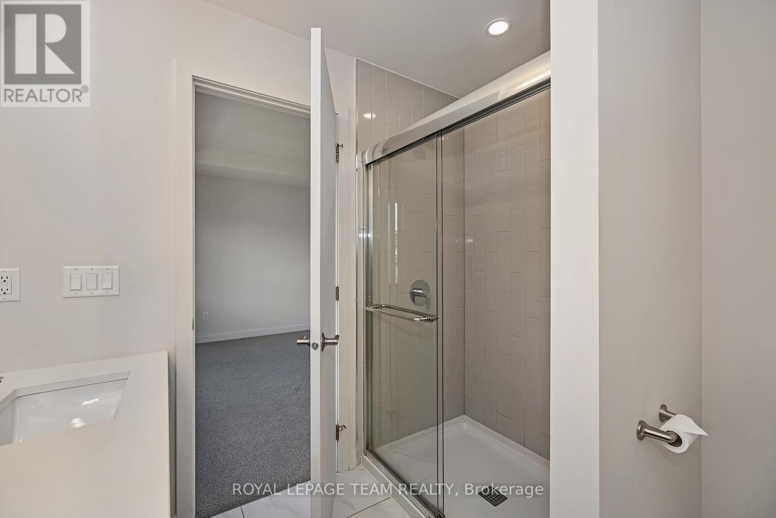 Photo 26 of 522 Borbridge Avenue, Ottawa ON