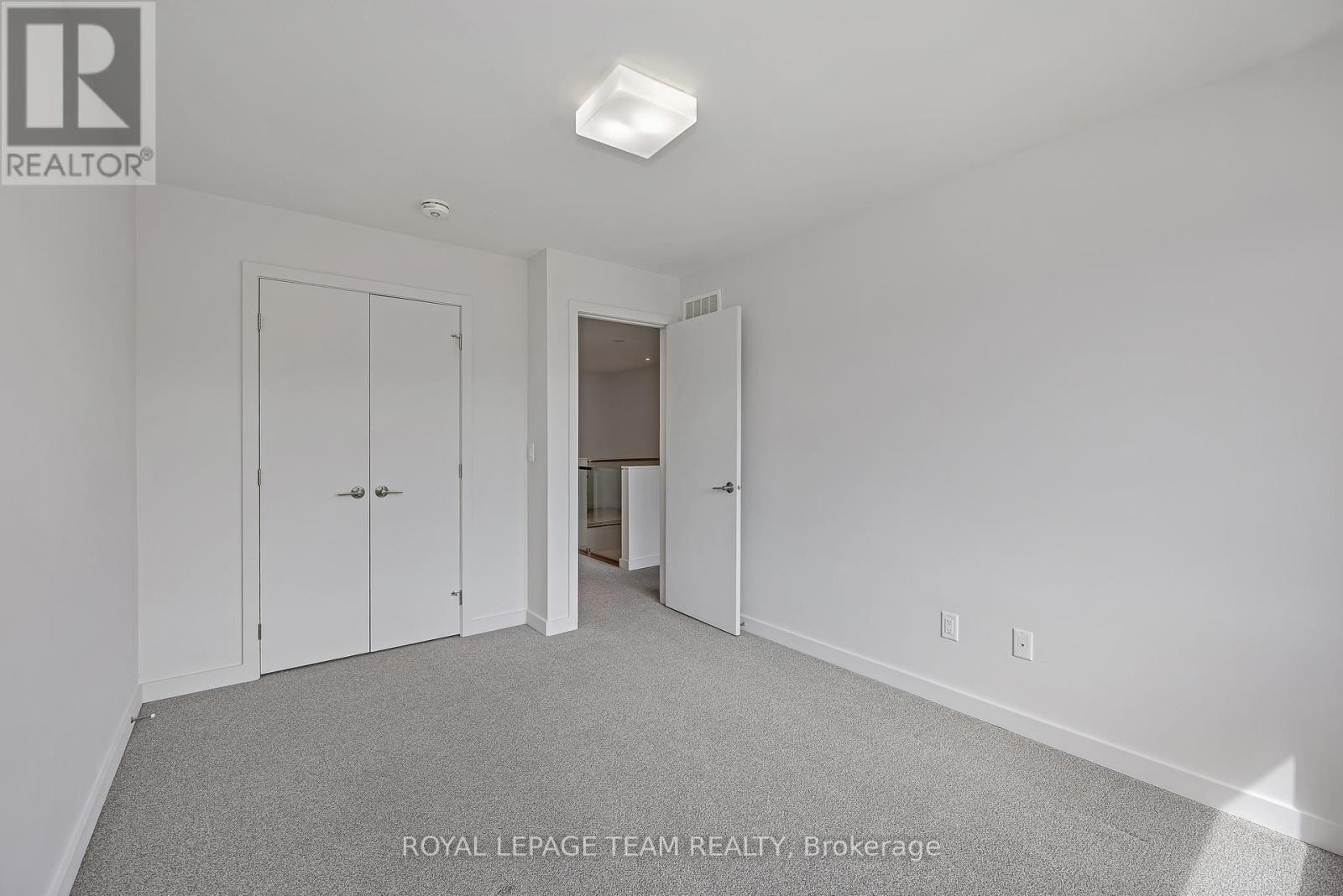 Photo 29 of 522 Borbridge Avenue, Ottawa ON