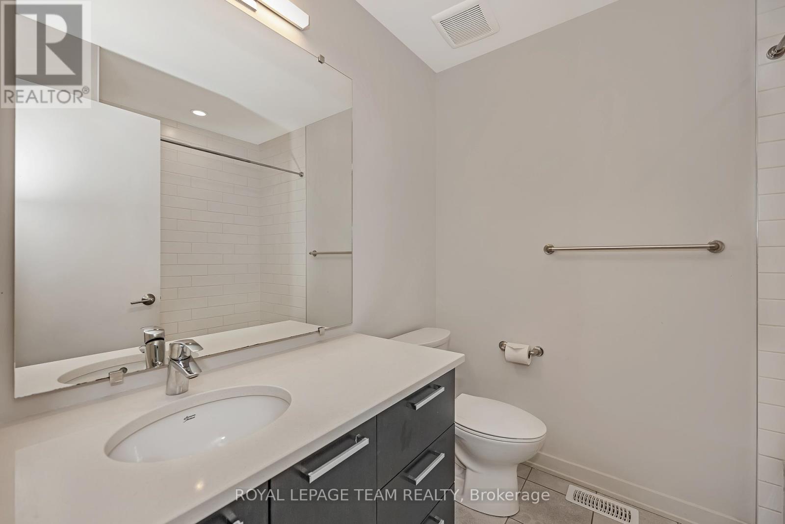 Photo 32 of 522 Borbridge Avenue, Ottawa ON
