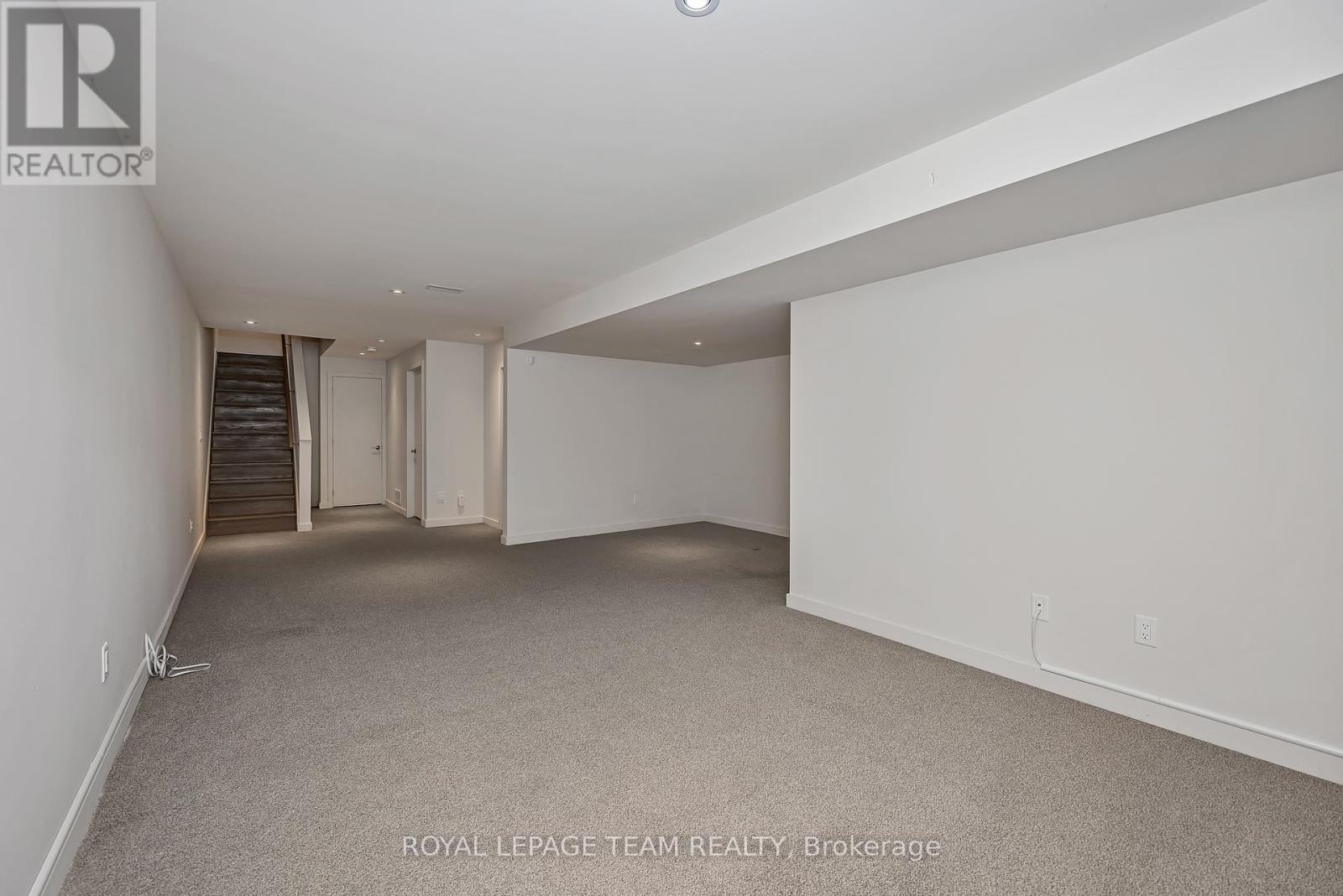 Photo 40 of 522 Borbridge Avenue, Ottawa ON