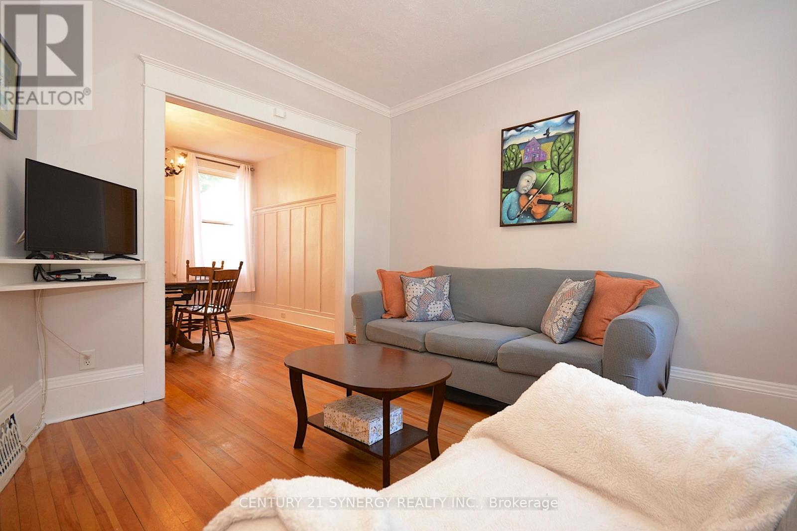 Photo 10 of 47 Roslyn Avenue, Ottawa ON