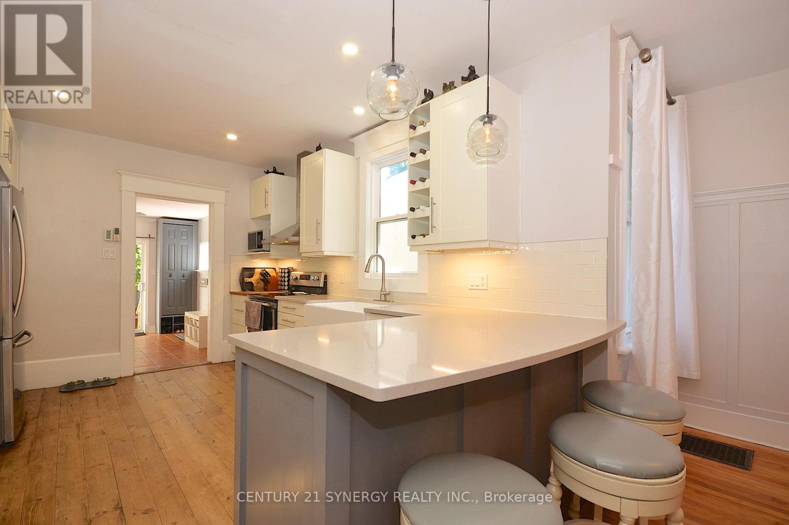 Photo 12 of 47 Roslyn Avenue, Ottawa ON