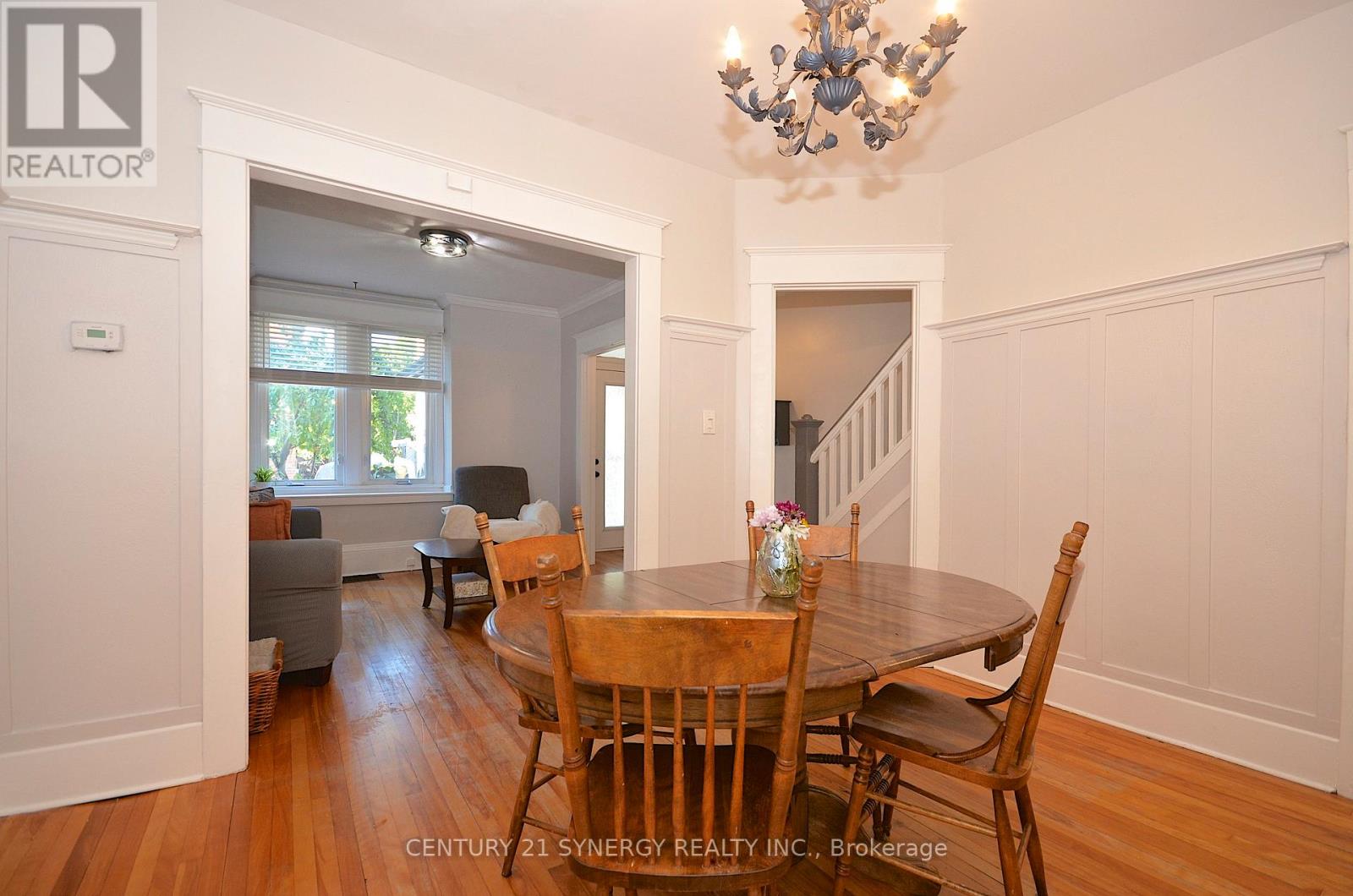 Photo 15 of 47 Roslyn Avenue, Ottawa ON