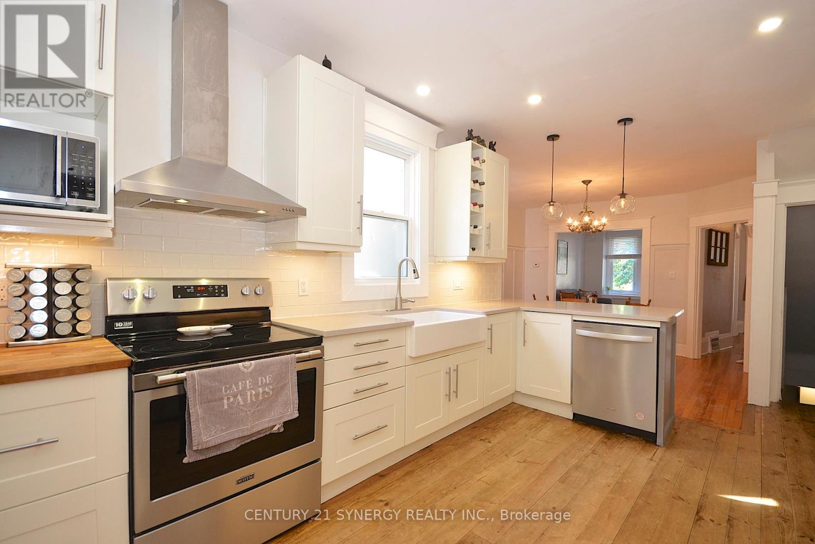 Photo 22 of 47 Roslyn Avenue, Ottawa ON
