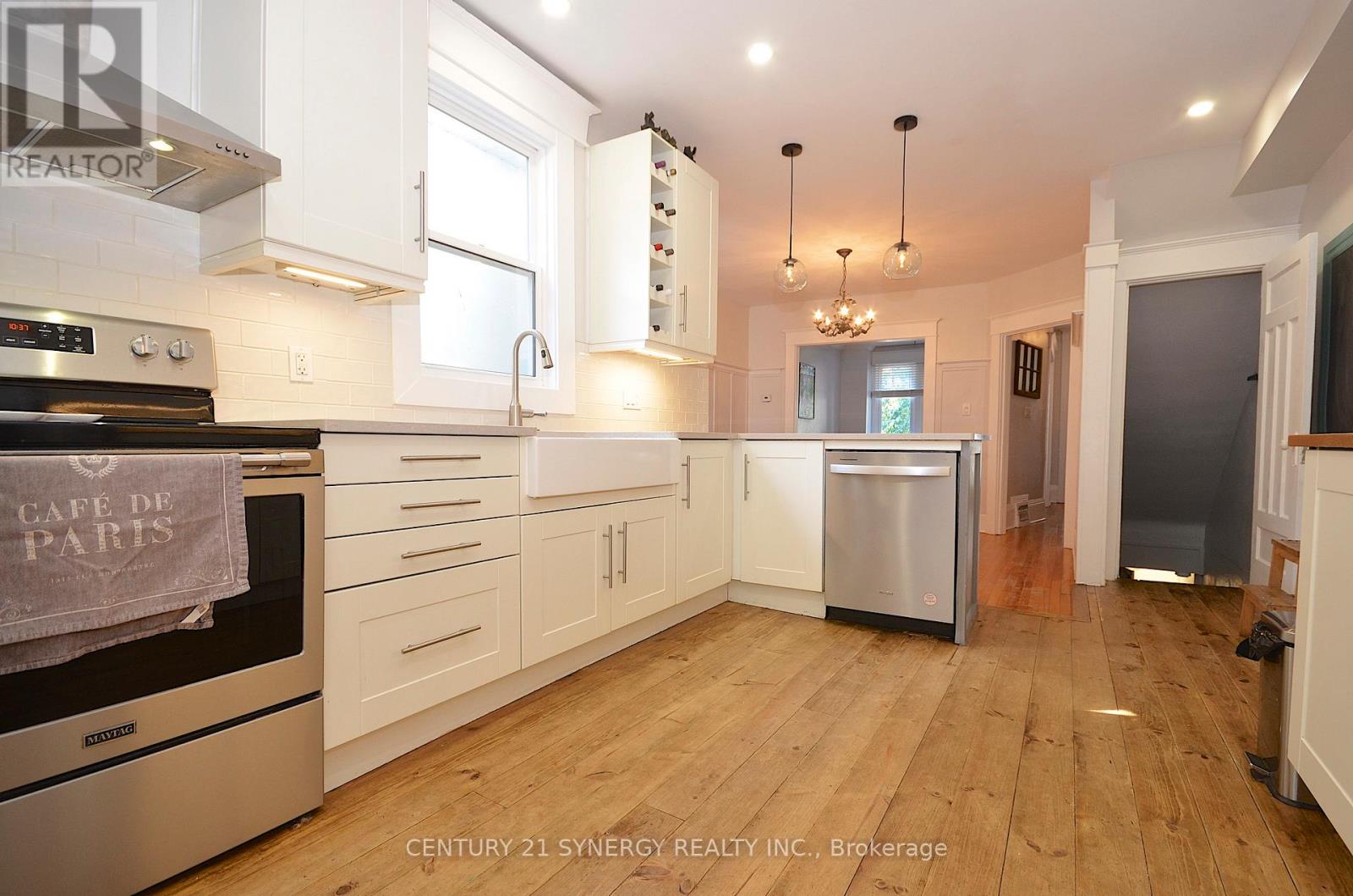 Photo 24 of 47 Roslyn Avenue, Ottawa ON