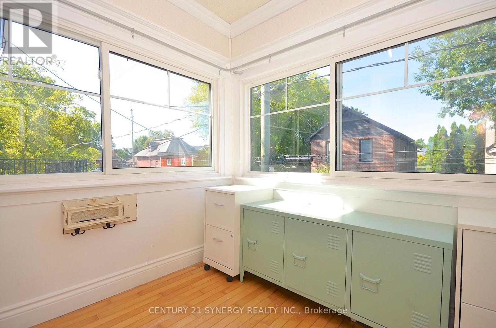 Photo 31 of 47 Roslyn Avenue, Ottawa ON