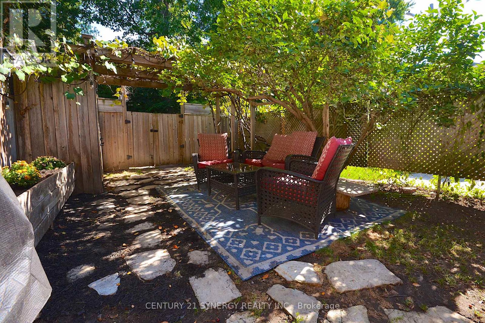 Photo 38 of 47 Roslyn Avenue, Ottawa ON