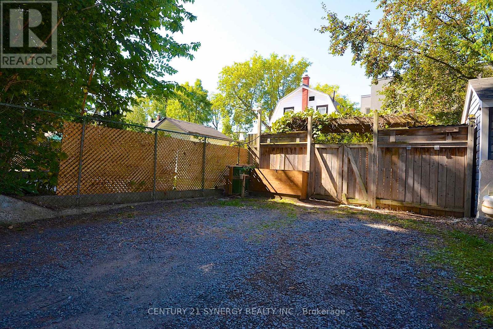 Photo 42 of 47 Roslyn Avenue, Ottawa ON